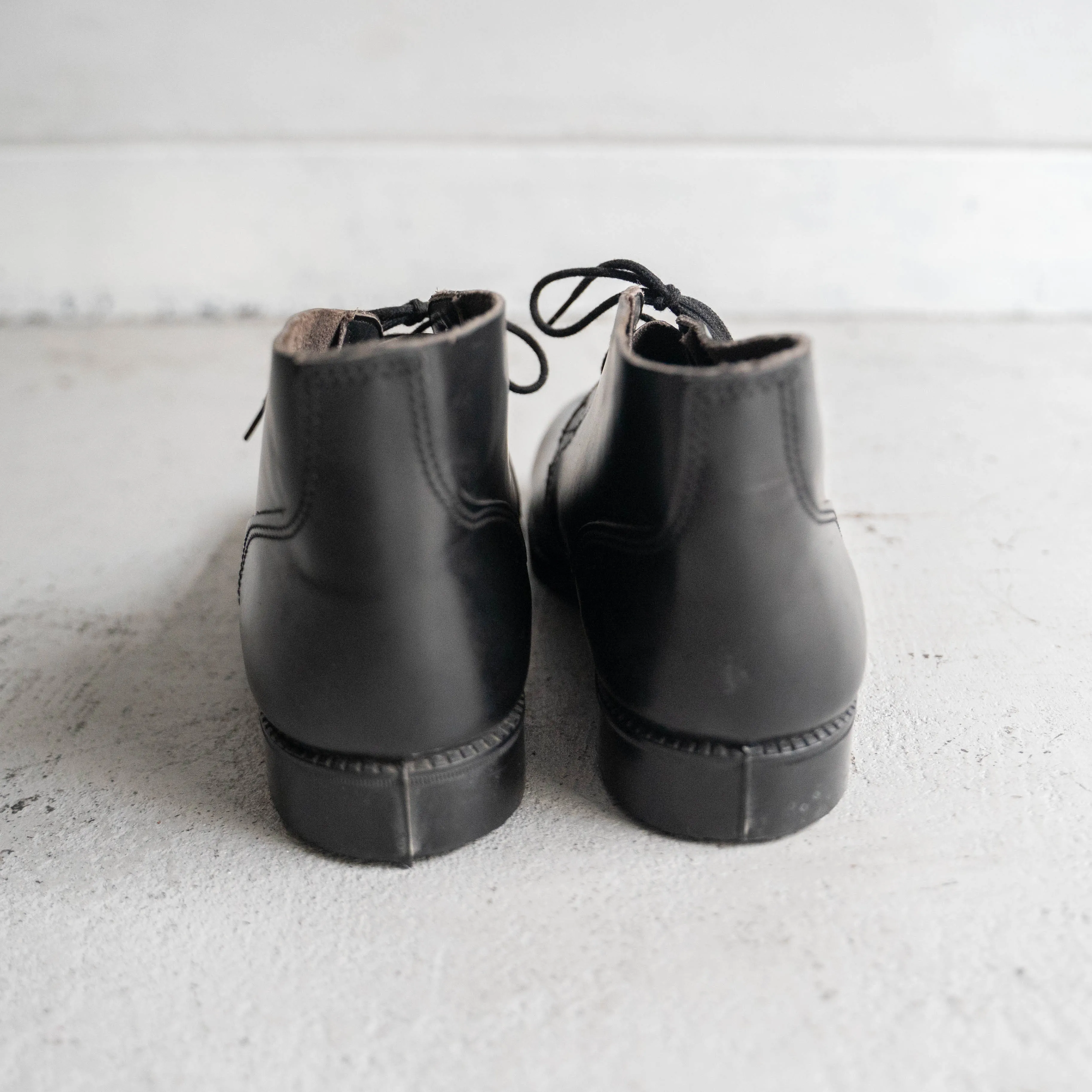 1980s British military black color chukka boots 'dead stock'