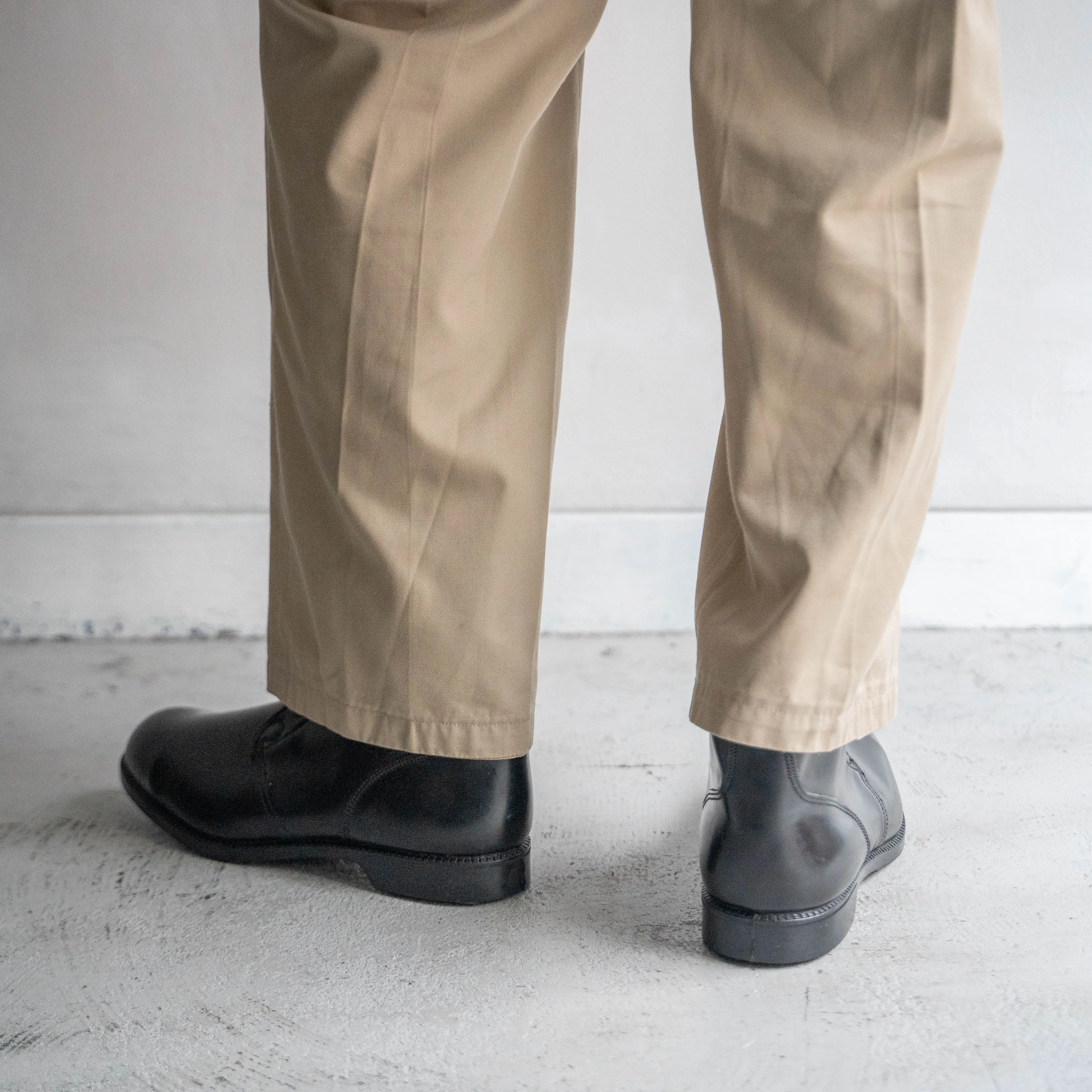 1980s British military black color chukka boots 'dead stock'