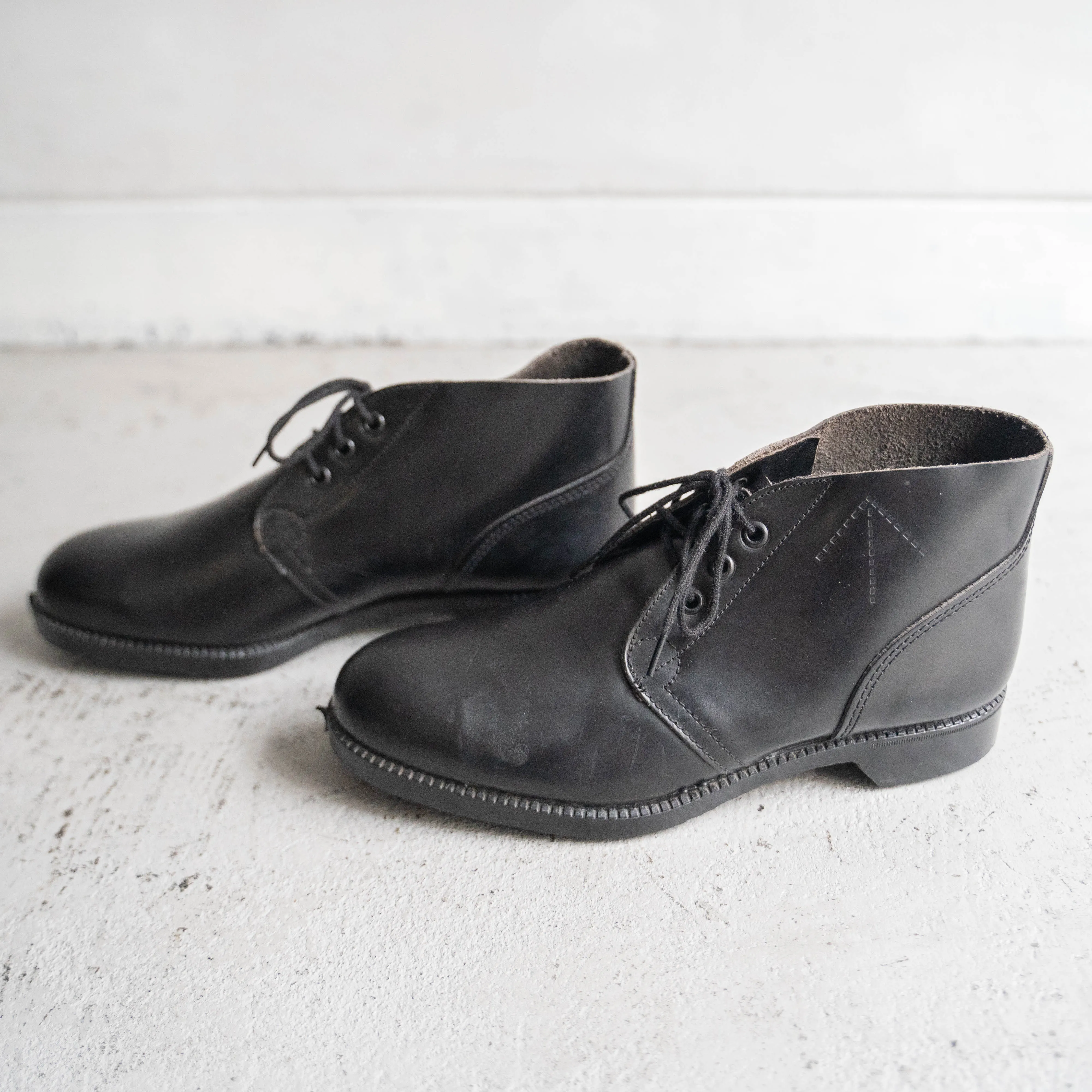 1980s British military black color chukka boots 'dead stock'