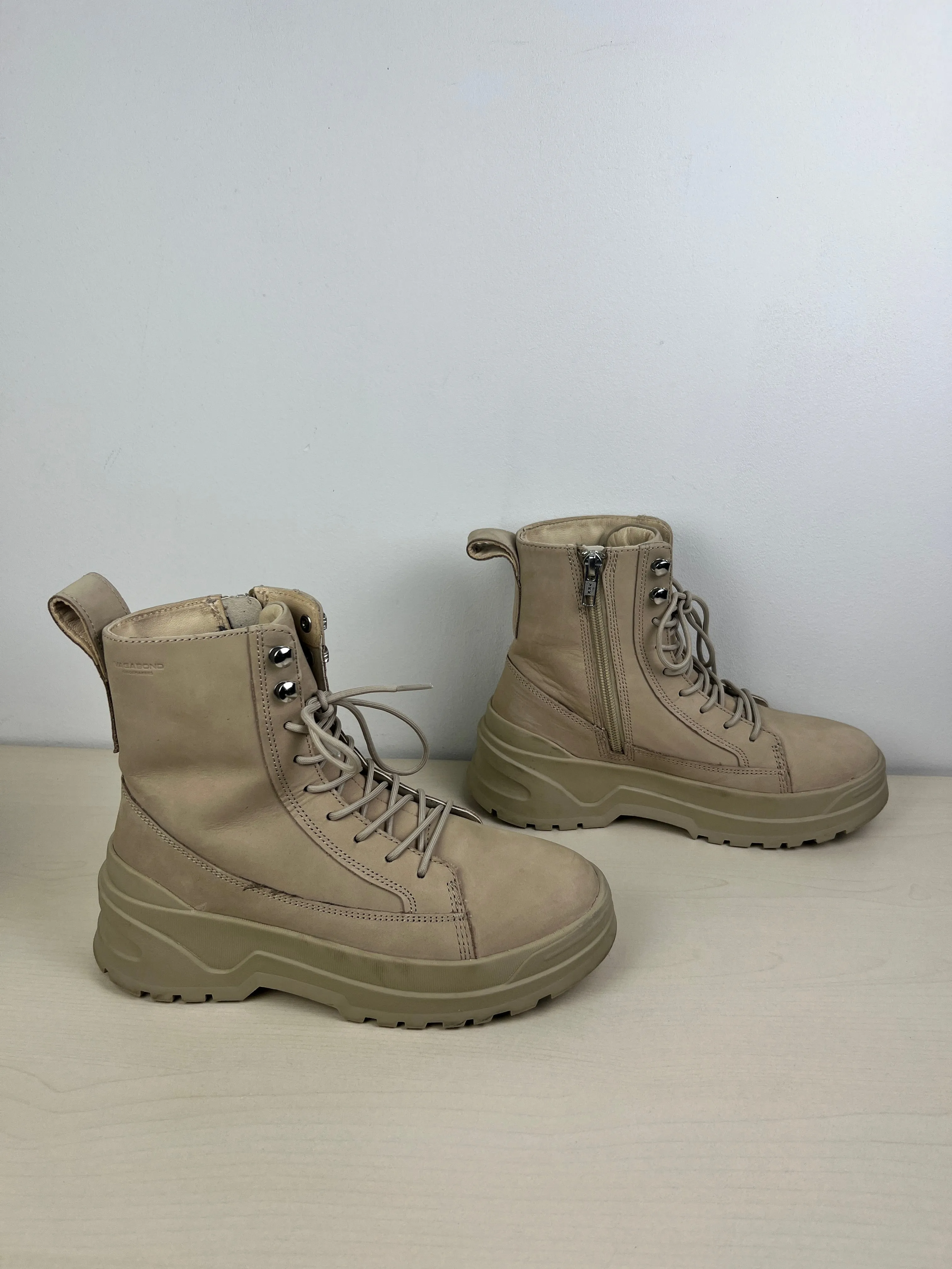 Boots Combat By VAGABOND In Cream, Size: 6