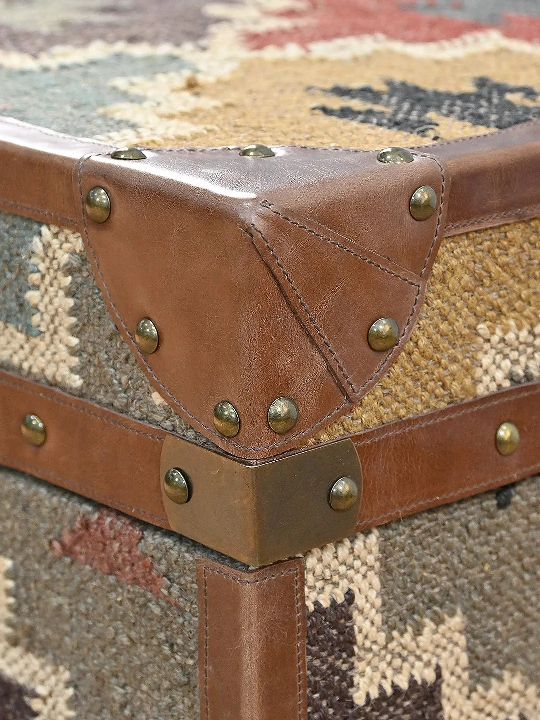 ELITE KILIM TRUNK/TABLE WITH LEATHER