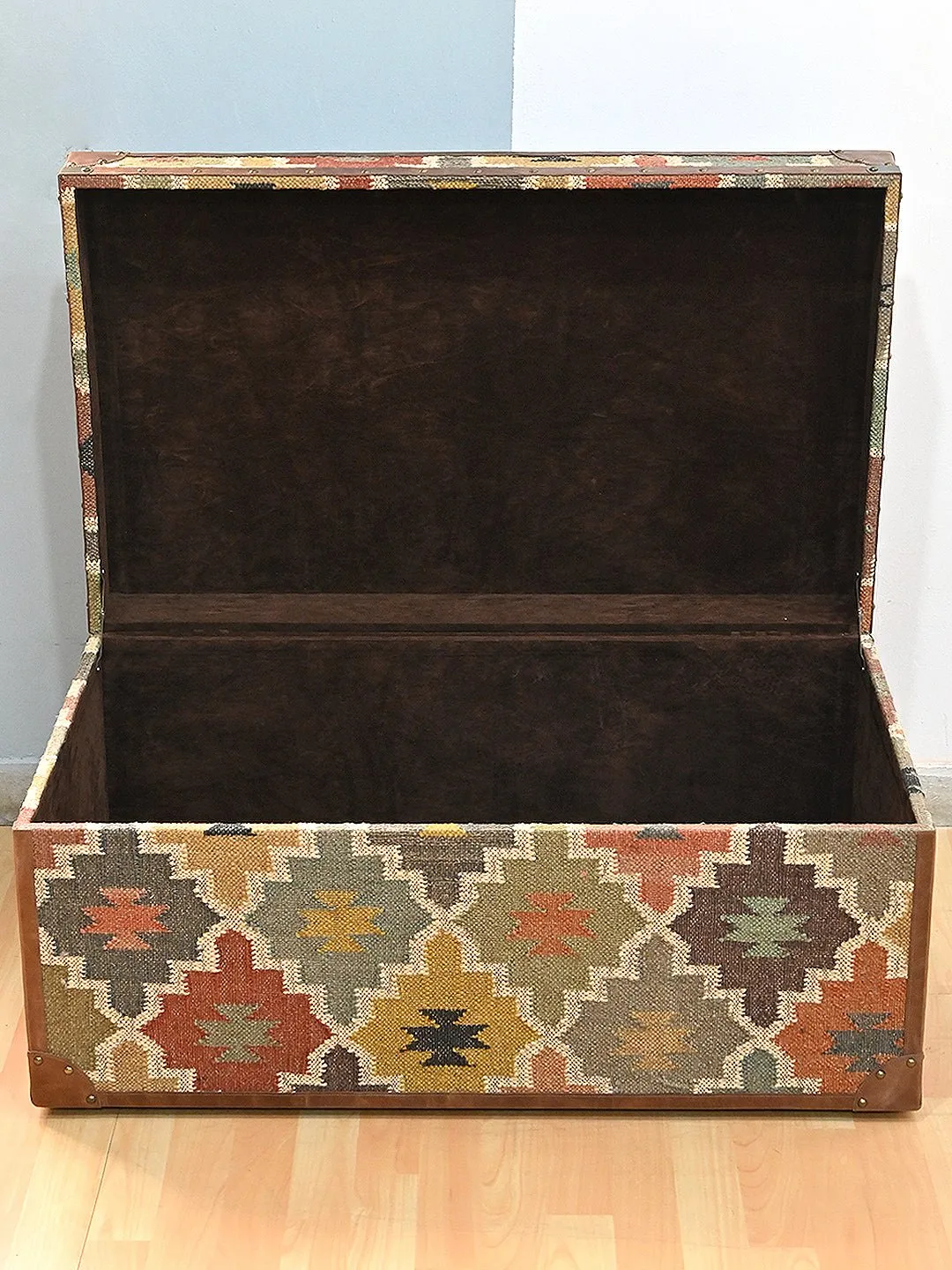 ELITE KILIM TRUNK/TABLE WITH LEATHER